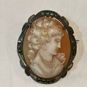 Antique Shell Cameo Brooch/Pendant